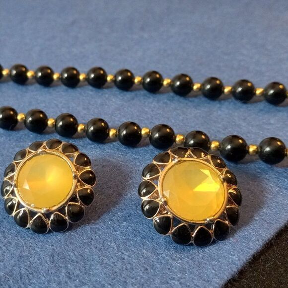 Vintage Beaded Necklace and Earrings - Picture 2 of 6